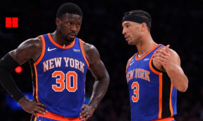 new-york-knicks-players-talking-during-game